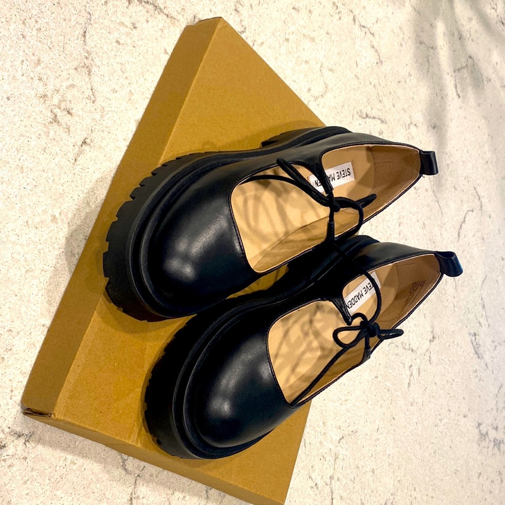 Steve Madden Landon Leather Lug Sole Platform Mary Jane’s